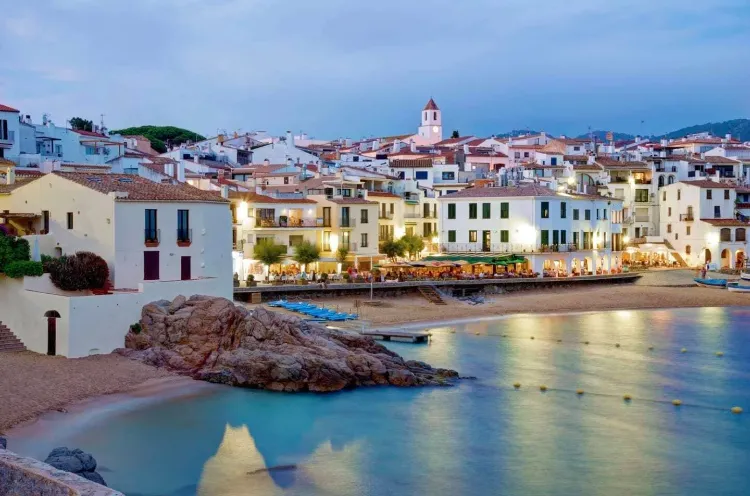 costa brava short trip tips vacation warm october travel destinations