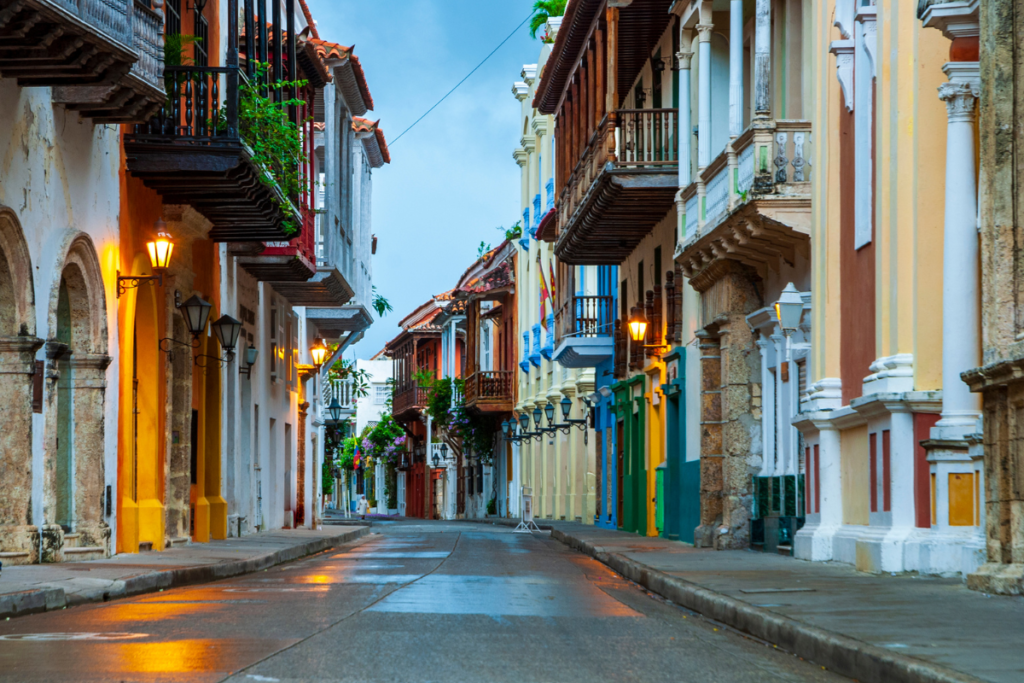 What is the cheapest month to travel to Colombia?